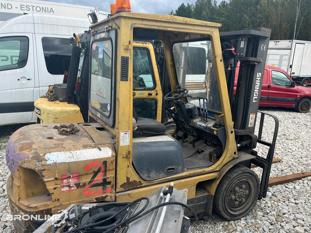 Tõstuk Shangli CPCD35SA-W2 - Carretilla elevadora diésel: foto 3 Tõstuk Shangli CPCD35SA-W2 - Carretilla elevadora diésel: foto 3