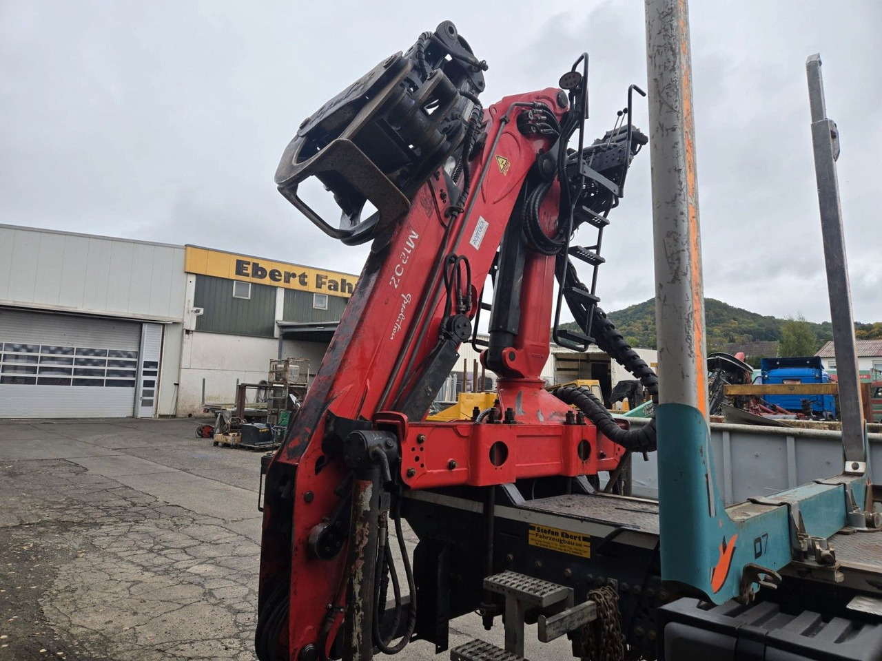 Mercedes-Benz Arocs 2651 Holztransporter Blatt Blatt Kran - Camión forestal, Camión grúa: foto 5 Mercedes-Benz Arocs 2651 Holztransporter Blatt Blatt Kran - Camión forestal, Camión grúa: foto 5