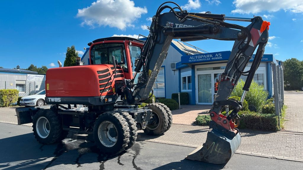 Terex TW85 Mobilbagger 8600 Kg Verstellausleger Terex TW85 Mobilbagger 8600 Kg Verstellausleger - Excavadora de ruedas: foto 1 Terex TW85 Mobilbagger 8600 Kg Verstellausleger Terex TW85 Mobilbagger 8600 Kg Verstellausleger - Excavadora de ruedas: foto 1