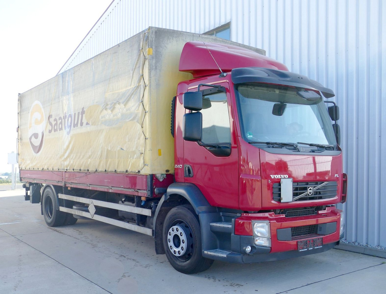 Volvo FL 240 PRITSCHE / PLANE + LBW + KLIMA + EURO 5 - Camión lona: foto 1 Volvo FL 240 PRITSCHE / PLANE + LBW + KLIMA + EURO 5 - Camión lona: foto 1