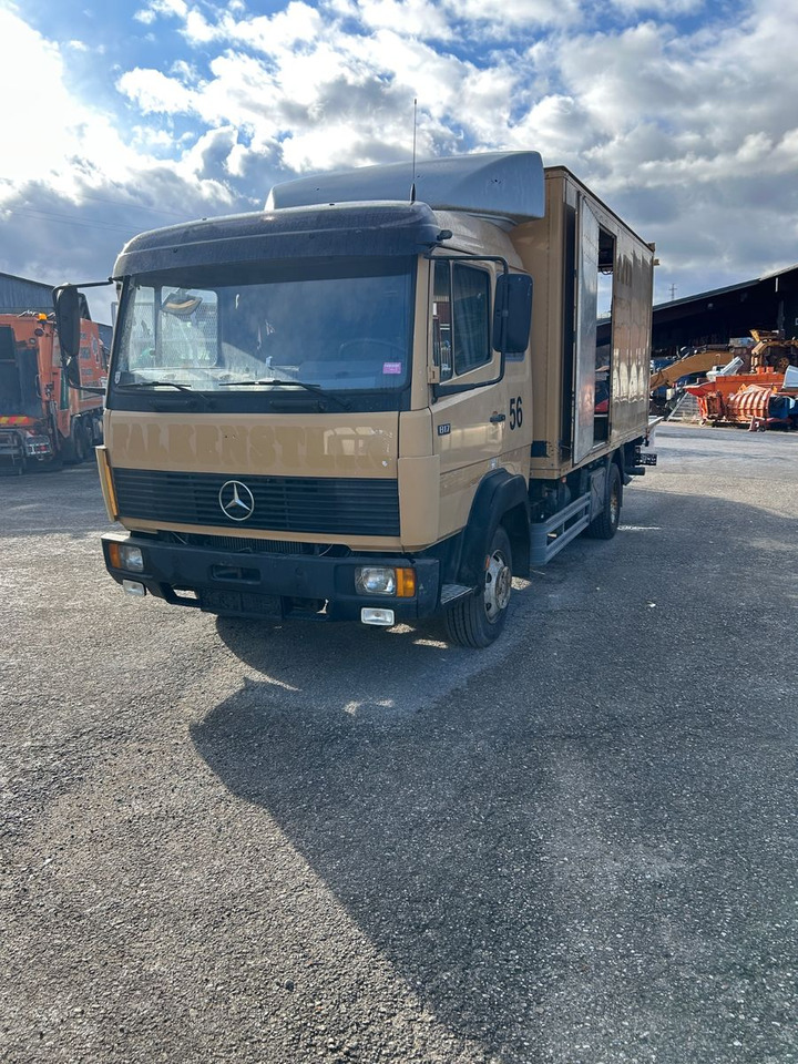 Mercedes-Benz MB 817 4x2 Dieselaggregat 6 Zylinder - Camión caja cerrada: foto 1 Mercedes-Benz MB 817 4x2 Dieselaggregat 6 Zylinder - Camión caja cerrada: foto 1