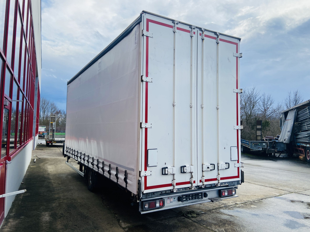 Ackermann Z-KA-F10.5/7,6 1 Achs Planenanhänger 10,5 t GG - Remolque caja cerrada: foto 4 Ackermann Z-KA-F10.5/7,6 1 Achs Planenanhänger 10,5 t GG - Remolque caja cerrada: foto 4