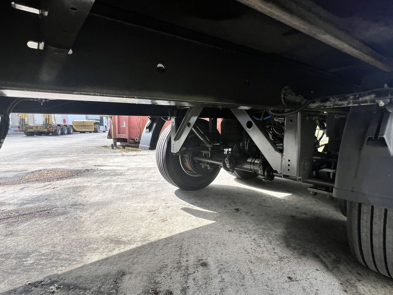 Fliegl 13,5 t Tandemplanenanhänger, neuwertig - Remolque con toldo: foto 5 Fliegl 13,5 t Tandemplanenanhänger, neuwertig - Remolque con toldo: foto 5