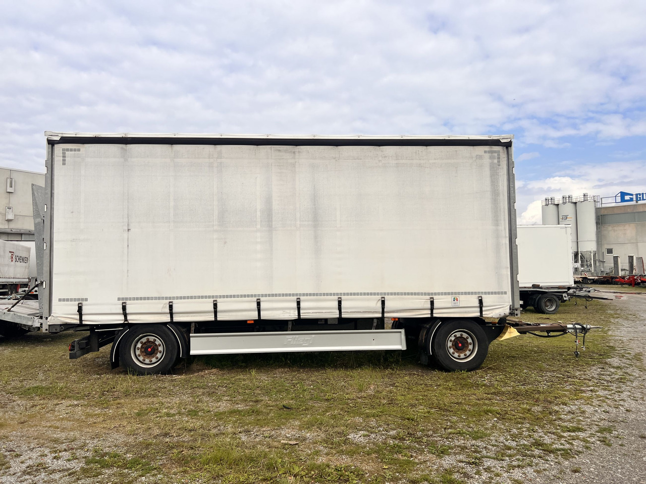 Fliegl ZPS180 2 Achs Jumbo- Planen, Mega, durchladbar - Remolque con toldo: foto 1 Fliegl ZPS180 2 Achs Jumbo- Planen, Mega, durchladbar - Remolque con toldo: foto 1
