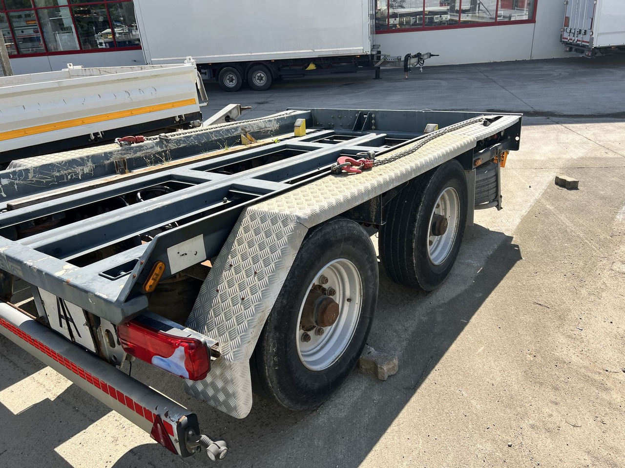 Hüffermann Tandem- Absetzmuldenanhänger - Remolque multilift/ Portacontenedores de cadenas: foto 4 Hüffermann Tandem- Absetzmuldenanhänger - Remolque multilift/ Portacontenedores de cadenas: foto 4