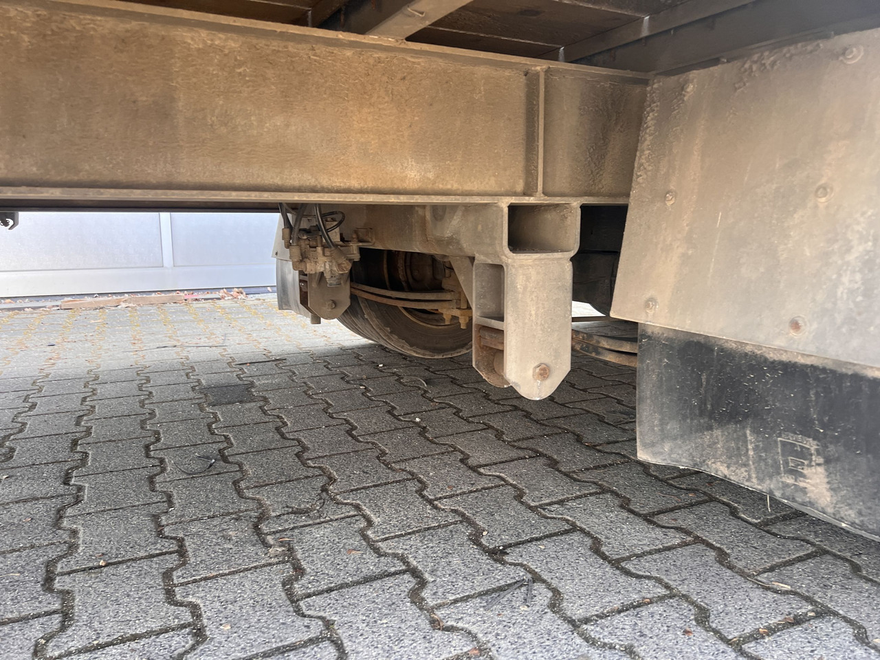 Remolque góndola rebajadas para transporte de equipos pesados Humbaur HBTZ 136224 TA-BS 13,6 t Tandemtieflader: foto 6 Remolque góndola rebajadas para transporte de equipos pesados Humbaur HBTZ 136224 TA-BS 13,6 t Tandemtieflader: foto 6