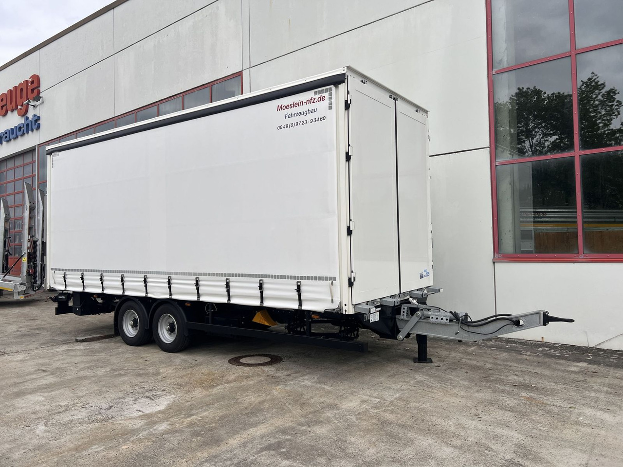 Möslein Planenanhänger, Ladebordwand + Durchladbar neuw - Remolque con toldo: foto 5 Möslein Planenanhänger, Ladebordwand + Durchladbar neuw - Remolque con toldo: foto 5
