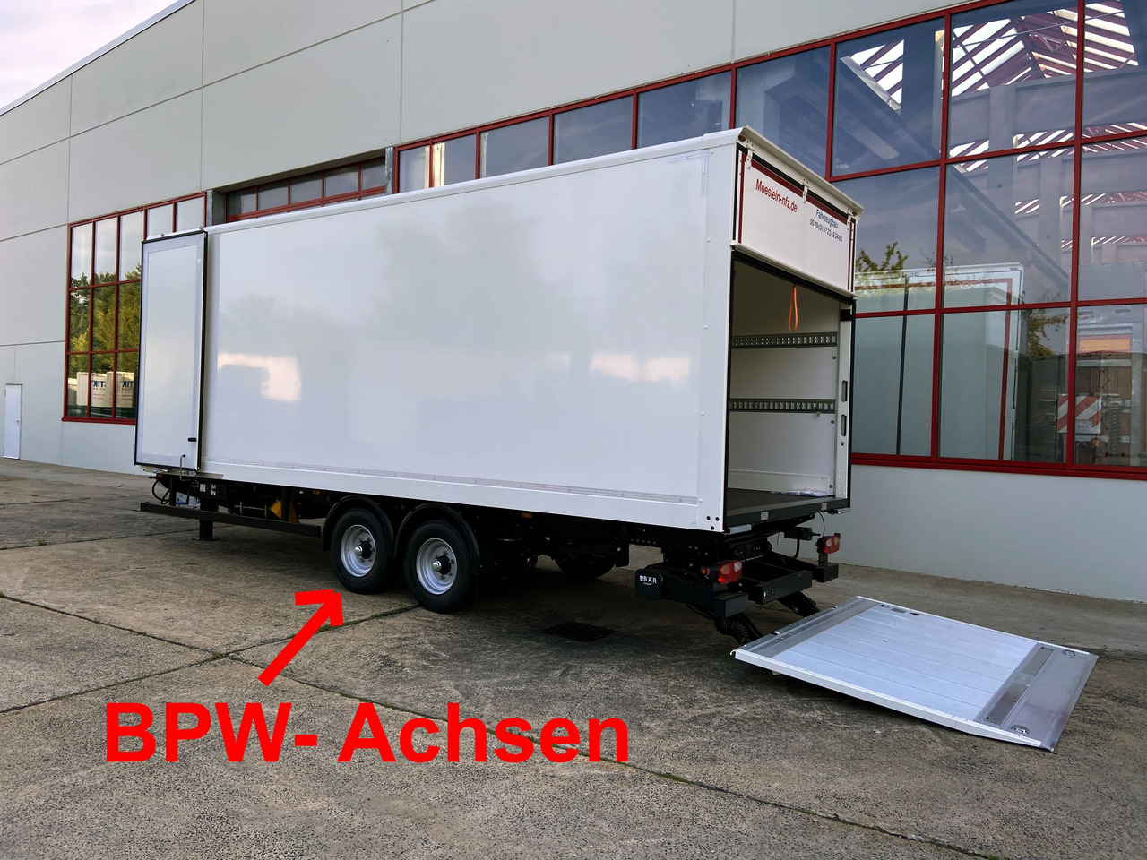 Remolque caja cerrada nuevo Möslein TKO105 D-L 6 m 10 t GG Tandem Koffer, Ladebordwand+ Durchladbar, 6,20 m: foto 9 Remolque caja cerrada nuevo Möslein TKO105 D-L 6 m 10 t GG Tandem Koffer, Ladebordwand+ Durchladbar, 6,20 m: foto 9