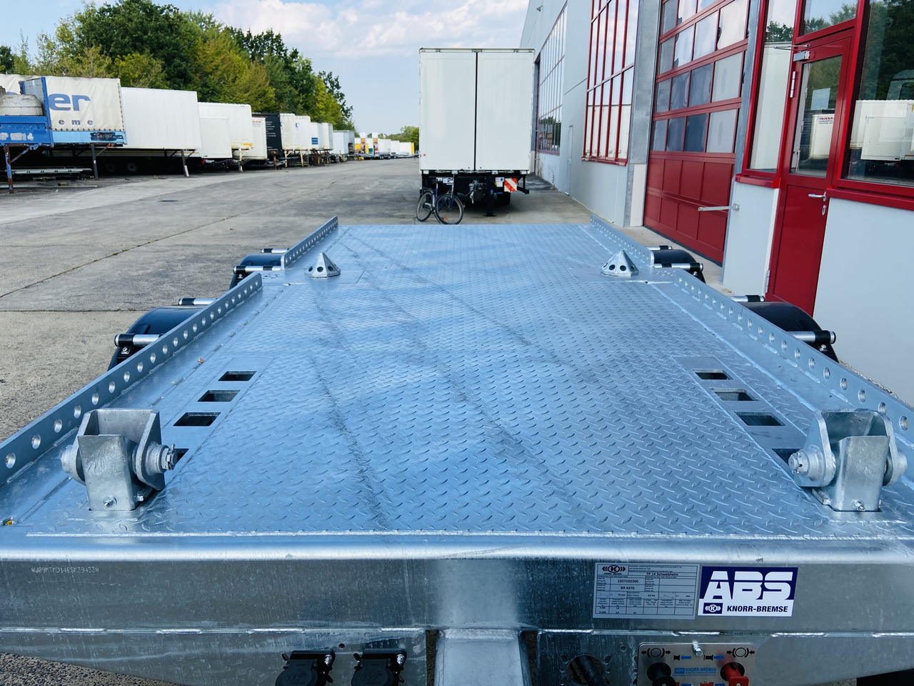 Möslein TMH 2 14 t Tandem- Absetzmuldenanhänger,geschlossenen BodenNeufahrzeug - Remolque caja abierta: foto 5 Möslein TMH 2 14 t Tandem- Absetzmuldenanhänger,geschlossenen BodenNeufahrzeug - Remolque caja abierta: foto 5