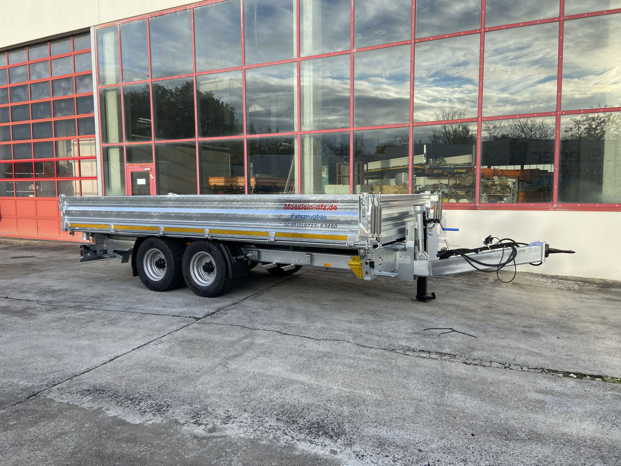 Möslein TTD 11 Breite Reifen Kipper Tieflader, Breite Reifen-- Neufahrzeug -- - Remolque volquete: foto 4 Möslein TTD 11 Breite Reifen Kipper Tieflader, Breite Reifen-- Neufahrzeug -- - Remolque volquete: foto 4