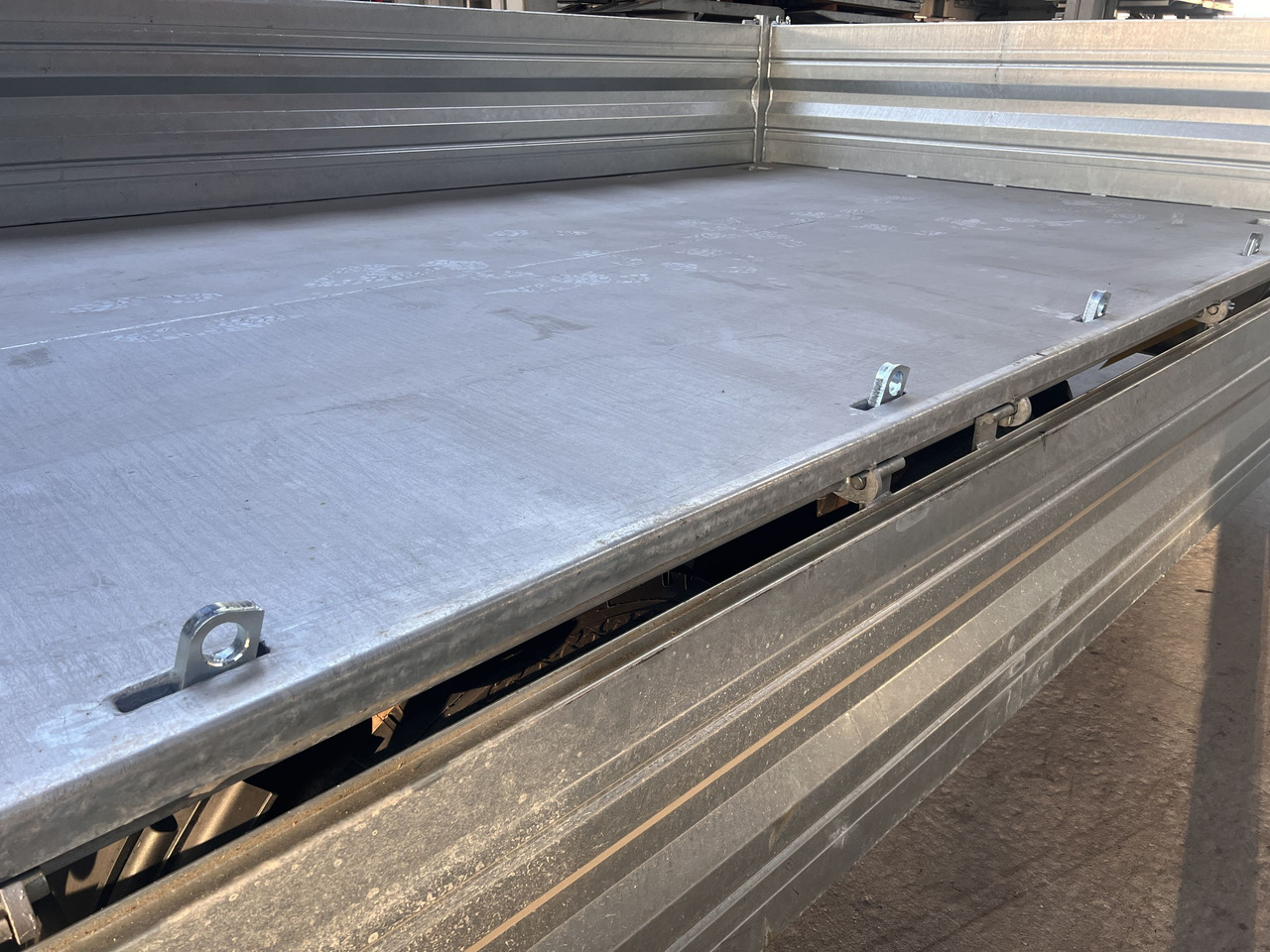 Möslein TTD 14 Schwebheim 14 t Tandemkipper Tieflader Breite Reifen-- Neufahrzeug -- - Remolque volquete: foto 2 Möslein TTD 14 Schwebheim 14 t Tandemkipper Tieflader Breite Reifen-- Neufahrzeug -- - Remolque volquete: foto 2