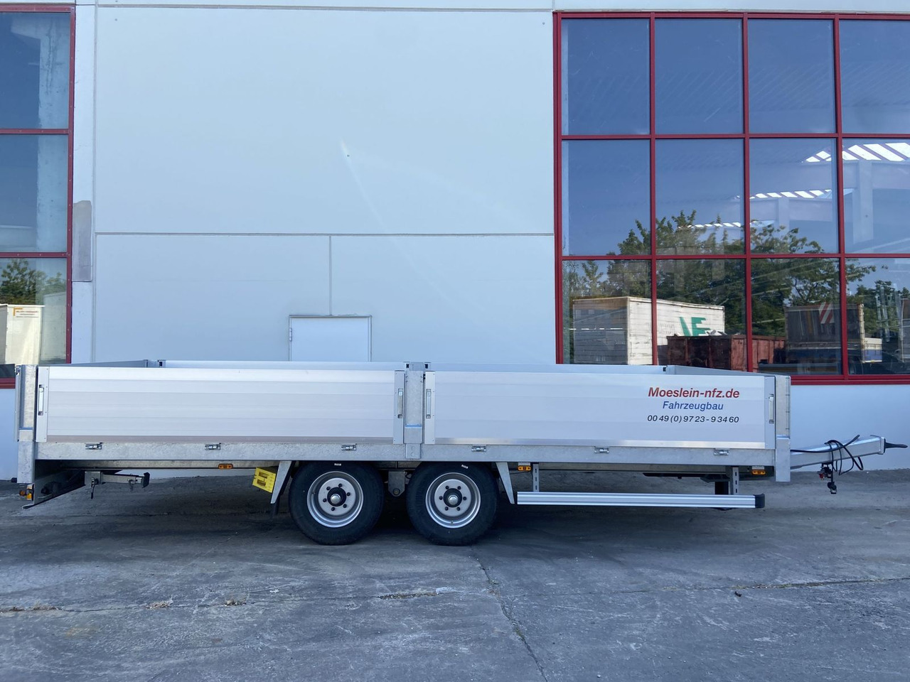Möslein Tandem- Pritschenanhänger, neuwertig - Remolque caja abierta: foto 1 Möslein Tandem- Pritschenanhänger, neuwertig - Remolque caja abierta: foto 1
