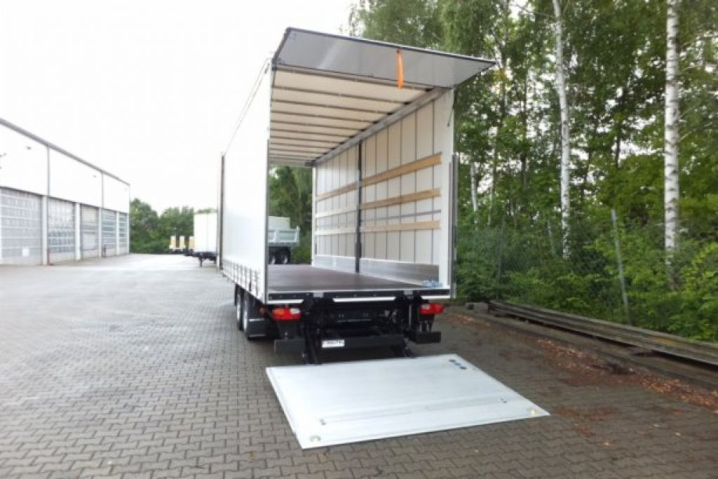 Möslein neuer Planenanhänger, Ladebordwand + Durchladba - Camión lona: foto 4 Möslein neuer Planenanhänger, Ladebordwand + Durchladba - Camión lona: foto 4
