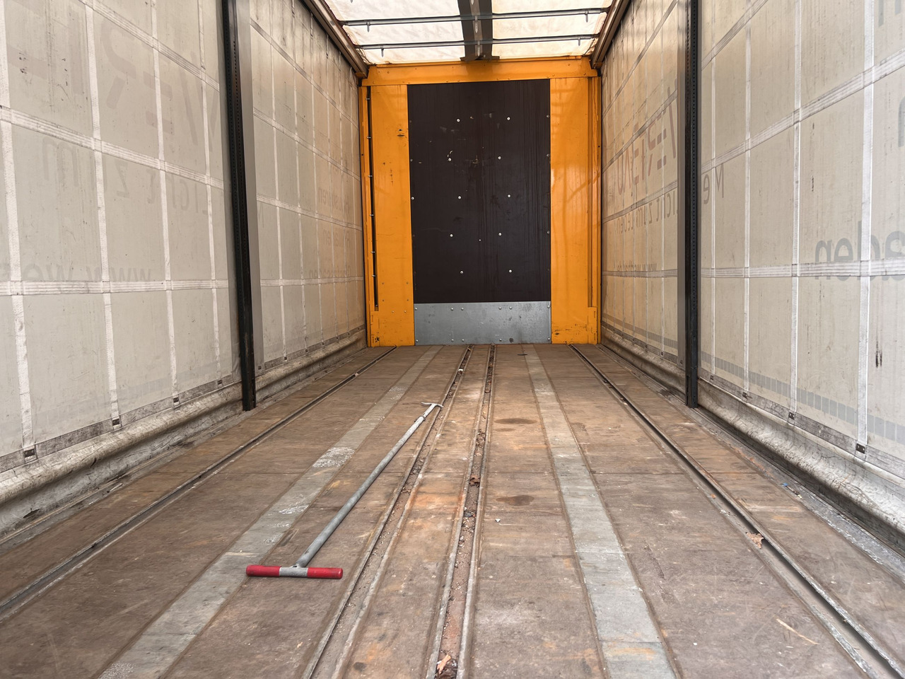 RUFA DHC 18-22 2 Achs Jumbo- Planenanhänger - Remolque con toldo: foto 5 RUFA DHC 18-22 2 Achs Jumbo- Planenanhänger - Remolque con toldo: foto 5