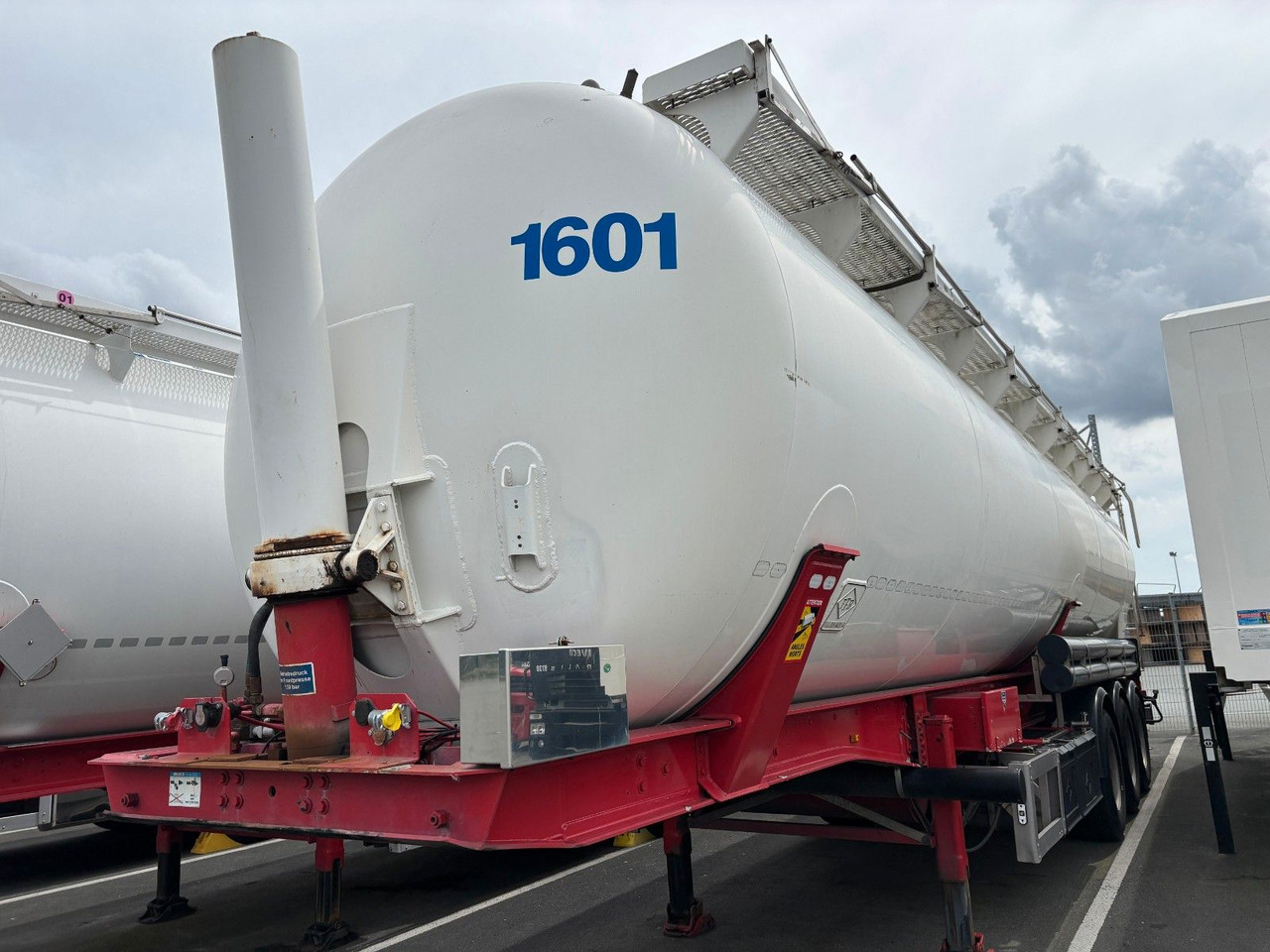 Feldbinder KIP 60.3 E-Hydraulik - Semirremolque silo: foto 1 Feldbinder KIP 60.3 E-Hydraulik - Semirremolque silo: foto 1