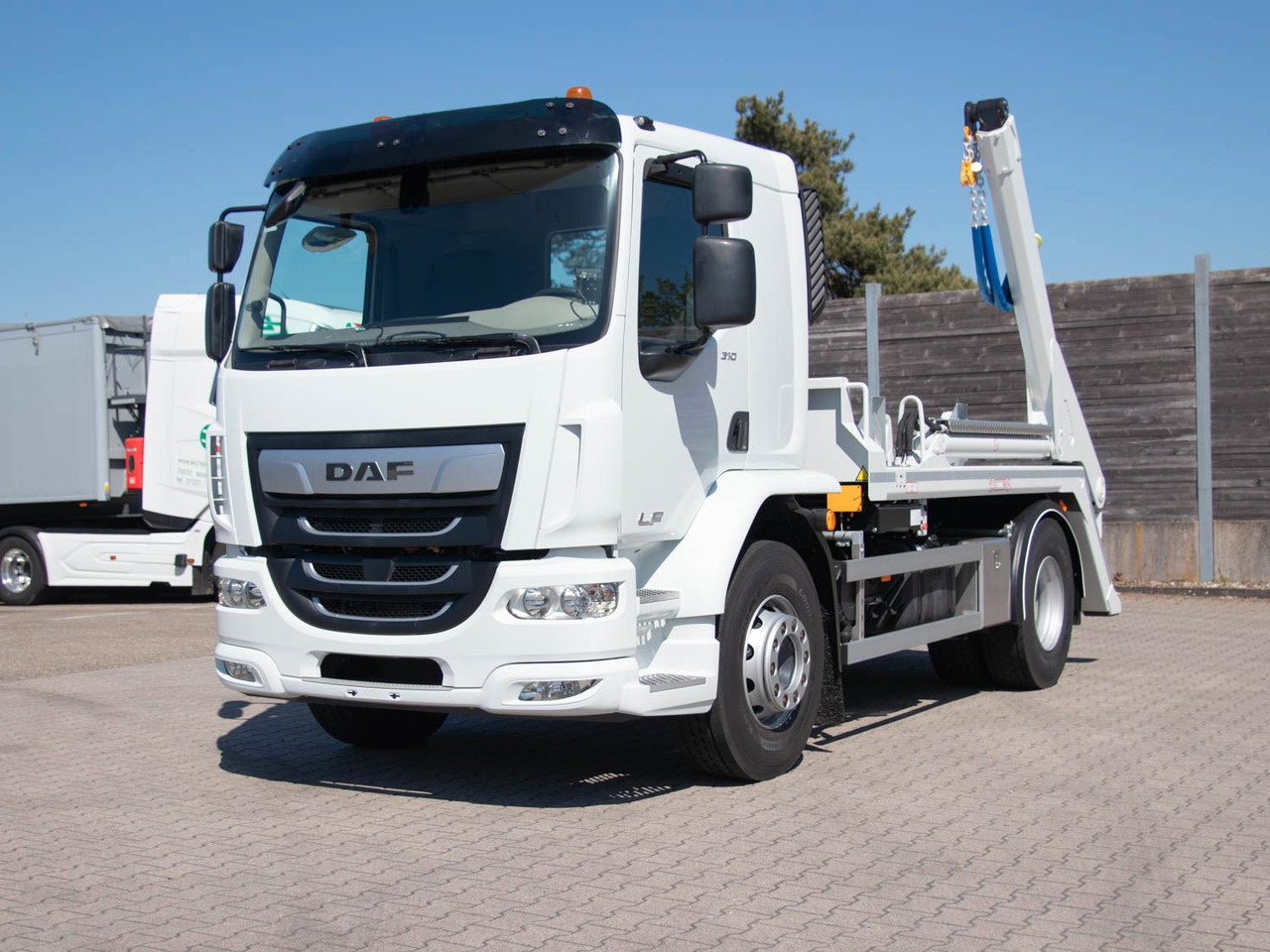 DAF FA LF 310 19t Absetzkipper VDL - Camión volquete: foto 1 DAF FA LF 310 19t Absetzkipper VDL - Camión volquete: foto 1
