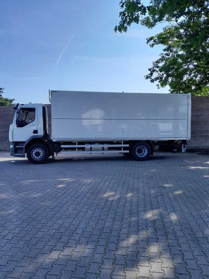 DAF XB 310 FA 18t Getränkeaufbau DAF XB 310 FA 18t Getränkeaufbau - Camión transporte de bebidas: foto 3 DAF XB 310 FA 18t Getränkeaufbau DAF XB 310 FA 18t Getränkeaufbau - Camión transporte de bebidas: foto 3