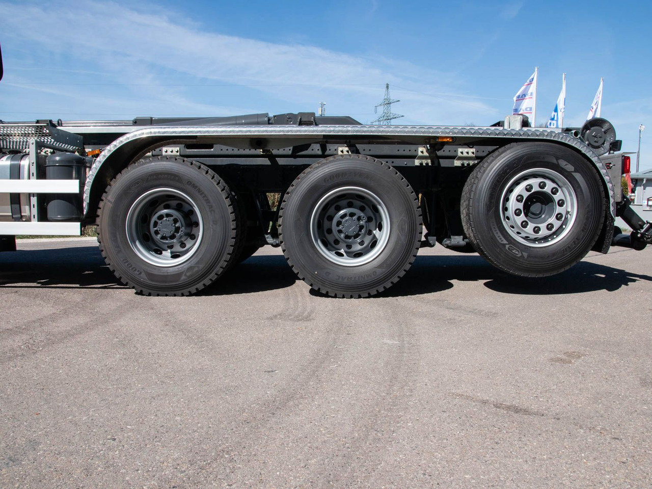 DAF XF 530 FAW mit VDL Abrollkipper DAF XF 530 FAW mit VDL Abrollkipper - Camión multibasculante: foto 5 DAF XF 530 FAW mit VDL Abrollkipper DAF XF 530 FAW mit VDL Abrollkipper - Camión multibasculante: foto 5
