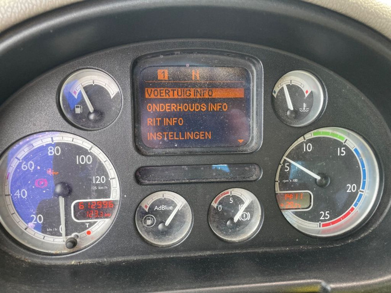 Camión con equipo de cable DAF CF 85 360 6x2 vdl 21 T haak: foto 8 Camión con equipo de cable DAF CF 85 360 6x2 vdl 21 T haak: foto 8