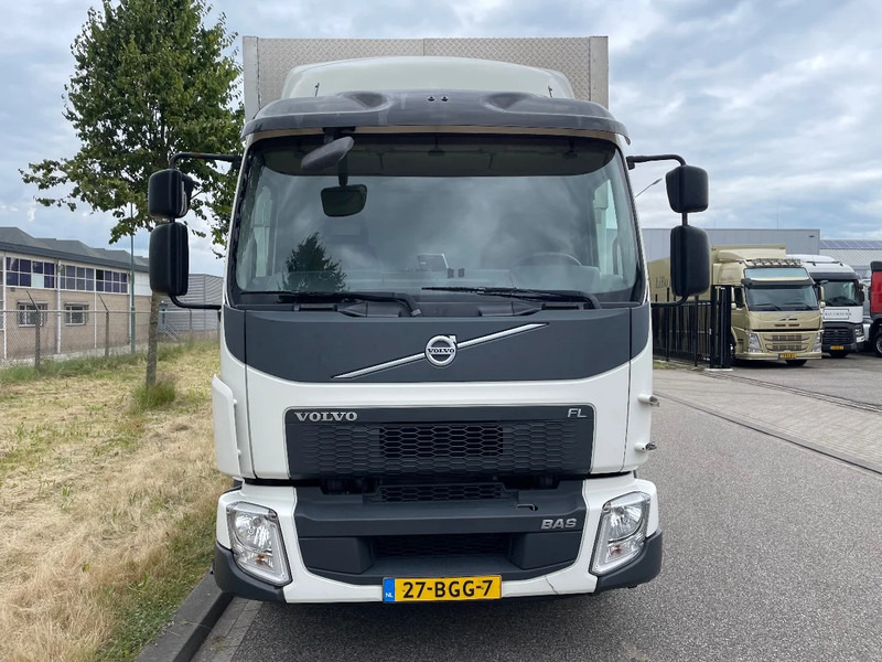 Volvo FL 210 euro 6 2015 - Camión caja cerrada: foto 4 Volvo FL 210 euro 6 2015 - Camión caja cerrada: foto 4