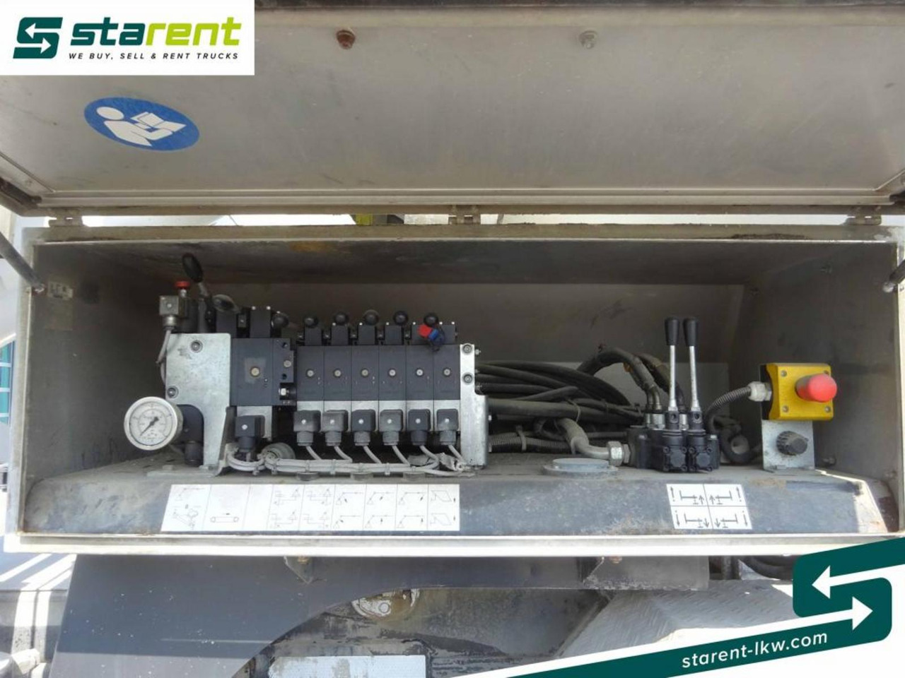 Camión hormigonera Mercedes Benz Arocs 3748 8x4 Liebherr Betonmischer + Förderband: foto 11