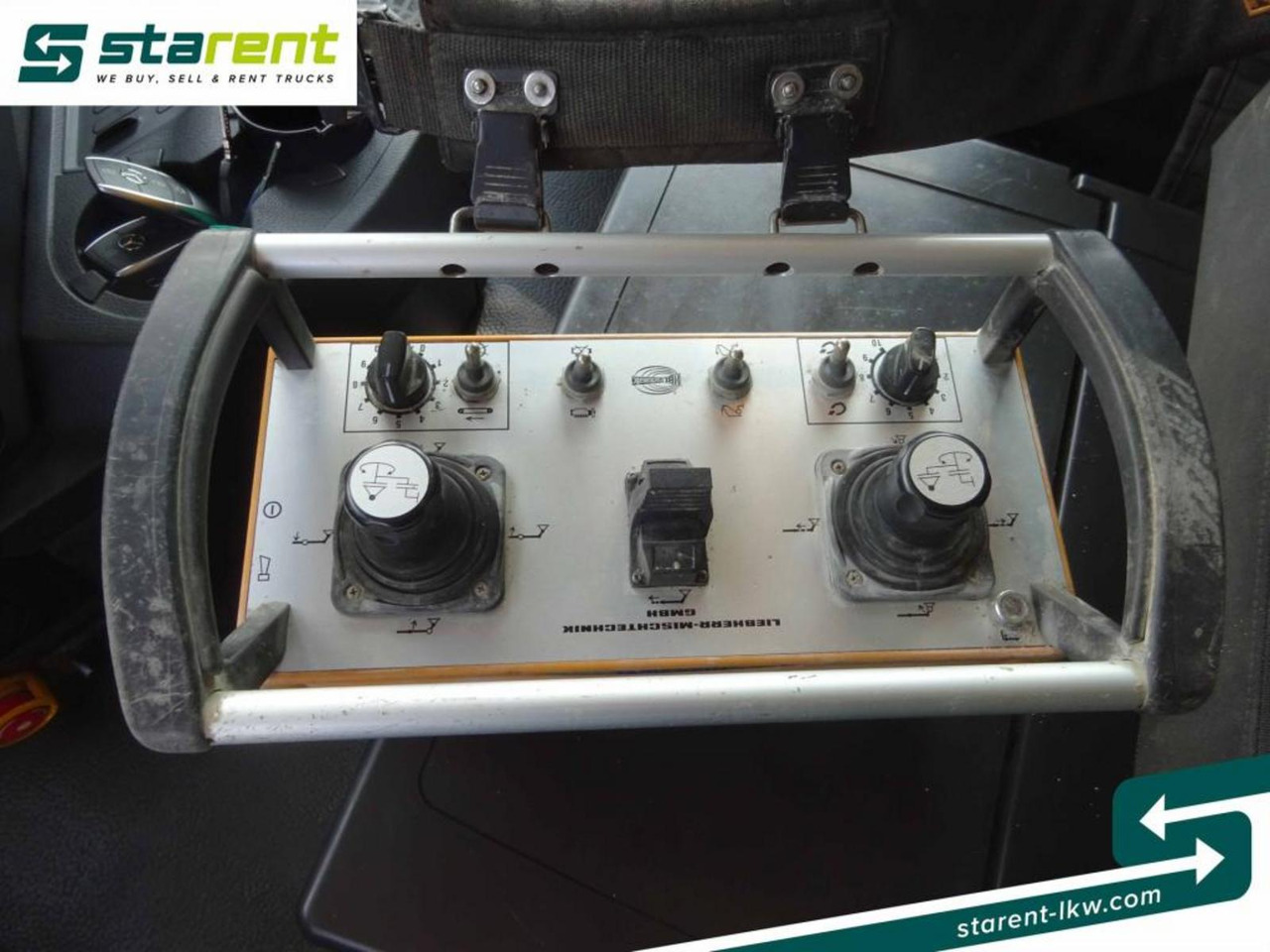 Camión hormigonera Mercedes Benz Arocs 3748 8x4 Liebherr Betonmischer + Förderband: foto 16