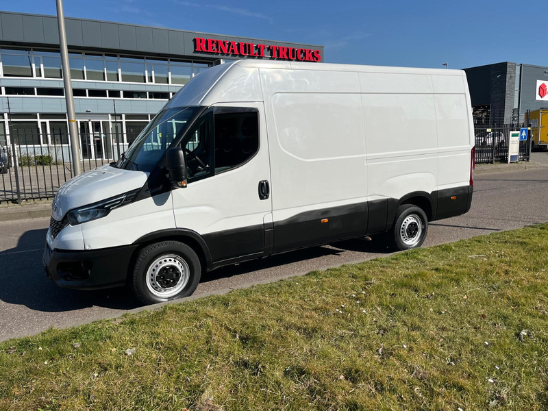 Iveco Daily 35 S 16V, Hi-Matic, 352 L H3, Airco, Camera - Furgón: foto 2 Iveco Daily 35 S 16V, Hi-Matic, 352 L H3, Airco, Camera - Furgón: foto 2