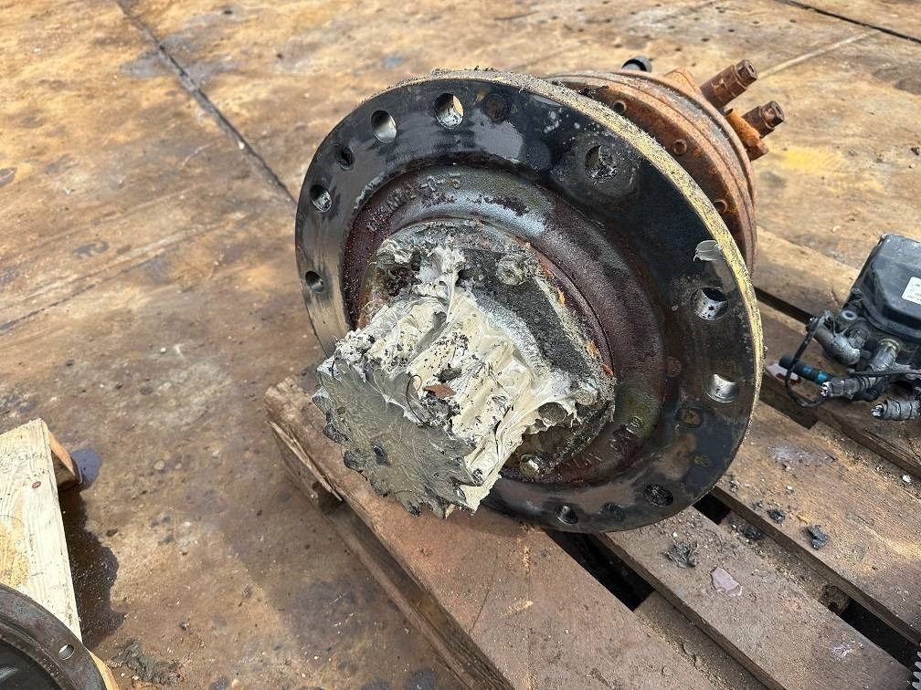 CAT 323 swing motor 515-6105 378-9516 - Hidráulica para Maquinaria de construcción: foto 2 CAT 323 swing motor 515-6105 378-9516 - Hidráulica para Maquinaria de construcción: foto 2