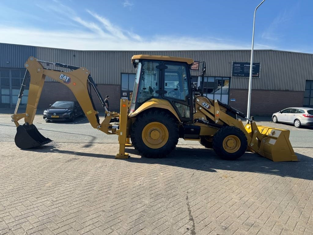 CAT 424 4X4 ( UNUSED NEW ) - Retroexcavadora: foto 5 CAT 424 4X4 ( UNUSED NEW ) - Retroexcavadora: foto 5