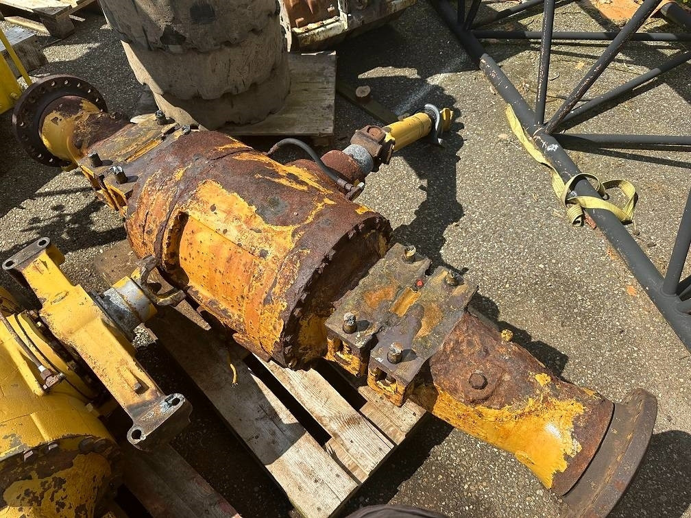 CAT 950 G front axel - Eje y piezas para Maquinaria de construcción: foto 3 CAT 950 G front axel - Eje y piezas para Maquinaria de construcción: foto 3