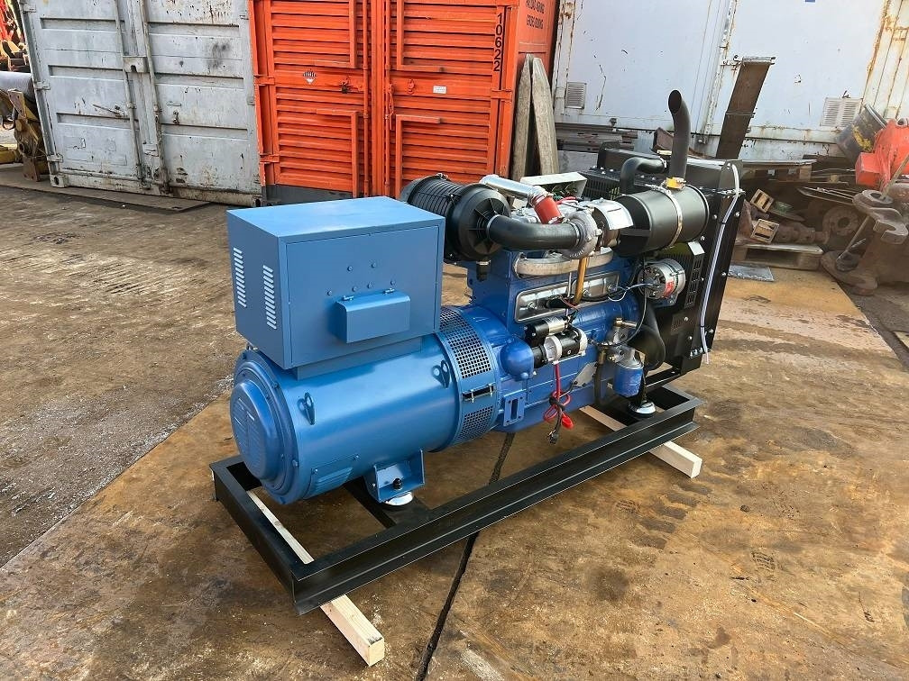 Ricardo 50kva (40kw) generator 3 phase 50hz 400v unused - Generador industriale: foto 3 Ricardo 50kva (40kw) generator 3 phase 50hz 400v unused - Generador industriale: foto 3