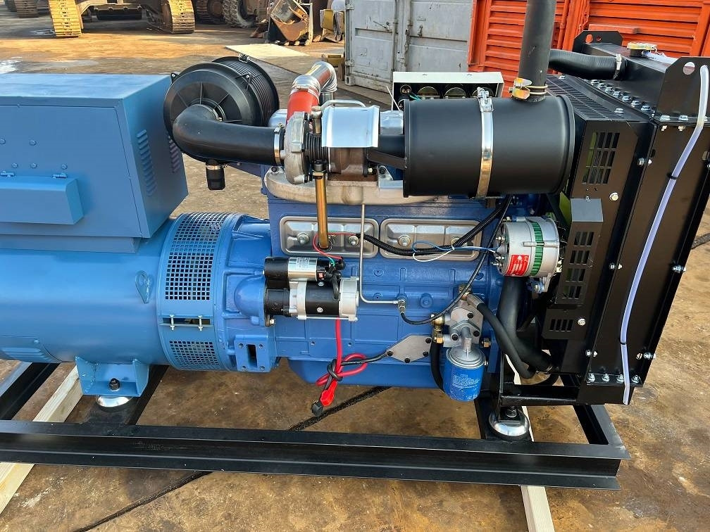 Ricardo 50kva (40kw) generator 3 phase 50hz 400v unused - Generador industriale: foto 5 Ricardo 50kva (40kw) generator 3 phase 50hz 400v unused - Generador industriale: foto 5