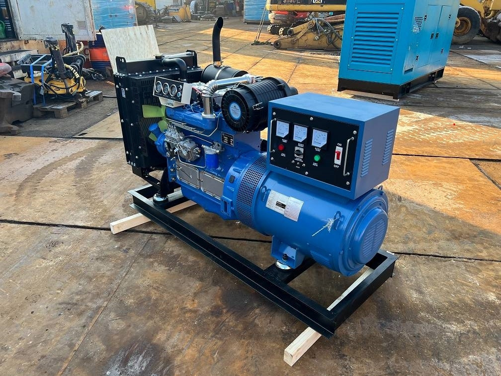 Ricardo 50kva (40kw) generator 3 phase 50hz 400v unused - Generador industriale: foto 2 Ricardo 50kva (40kw) generator 3 phase 50hz 400v unused - Generador industriale: foto 2