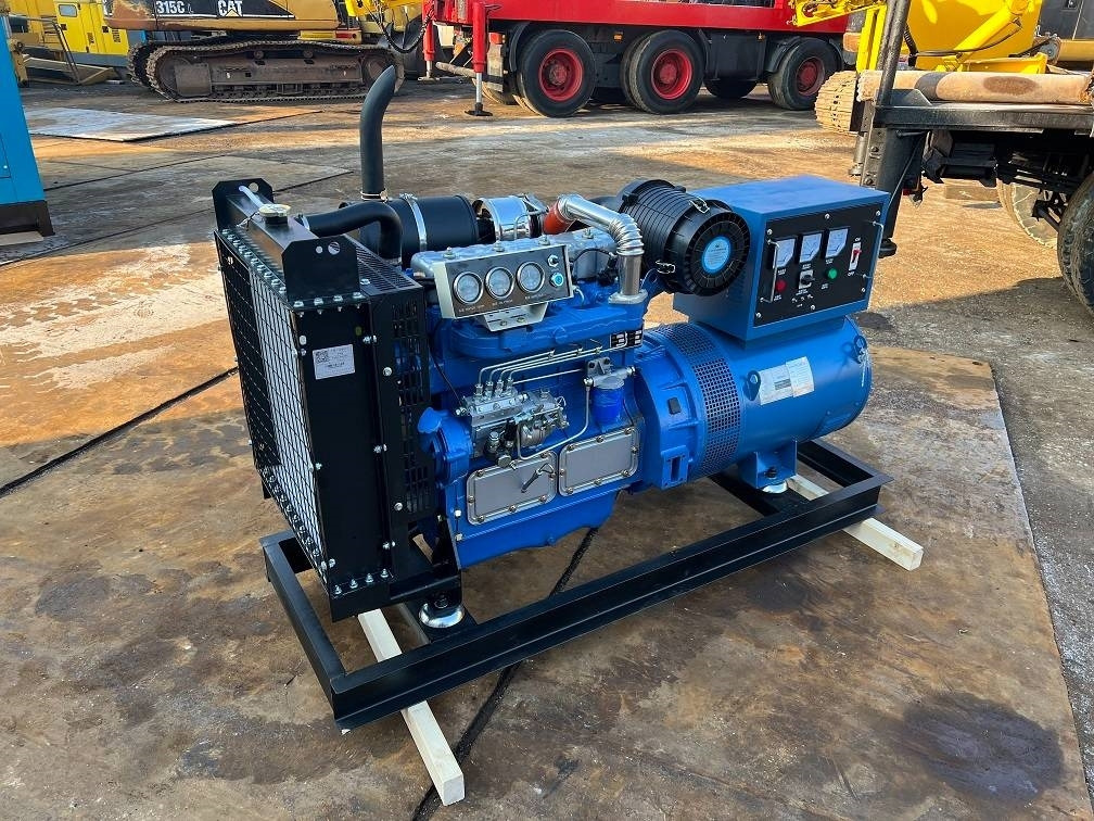 Ricardo 50kva (40kw) generator 3 phase 50hz 400v unused - Generador industriale: foto 1 Ricardo 50kva (40kw) generator 3 phase 50hz 400v unused - Generador industriale: foto 1