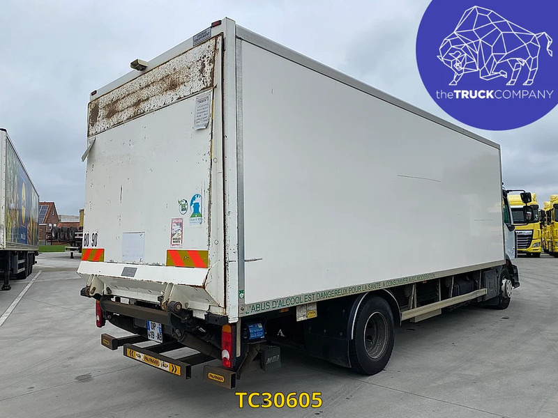Renault D 210 - Camión caja cerrada: foto 4 Renault D 210 - Camión caja cerrada: foto 4