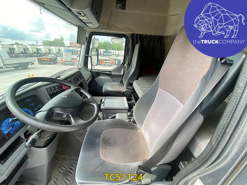 Renault Premium 320 - Camión caja cerrada: foto 5 Renault Premium 320 - Camión caja cerrada: foto 5