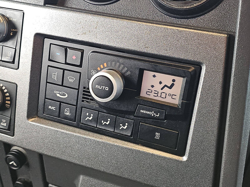 Cabeza tractora Renault T 460: foto 14