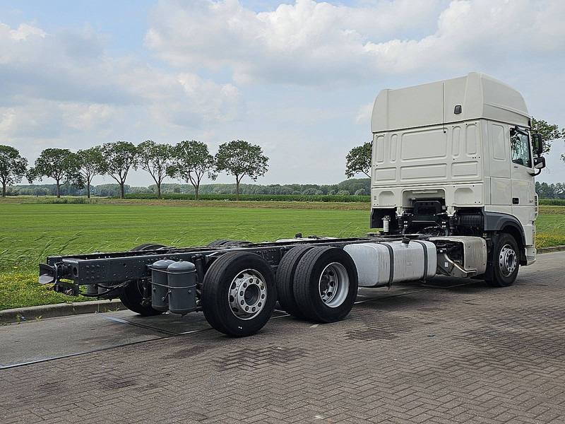 DAF XF 480 SSC 6X2 FAR INTARDER - Camión chasis: foto 3 DAF XF 480 SSC 6X2 FAR INTARDER - Camión chasis: foto 3