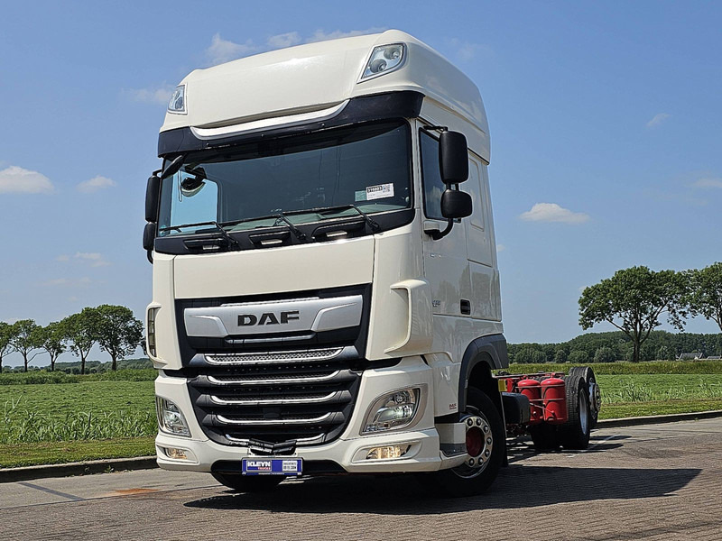 DAF XF 480 SSC 6X2 FAR INTARDER - Camión chasis: foto 1 DAF XF 480 SSC 6X2 FAR INTARDER - Camión chasis: foto 1