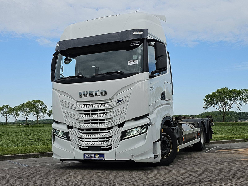 Iveco S-WAY AS260S46 LNG INT. STEERAXLE - Camión portacontenedore/ Intercambiable: foto 1 Iveco S-WAY AS260S46 LNG INT. STEERAXLE - Camión portacontenedore/ Intercambiable: foto 1