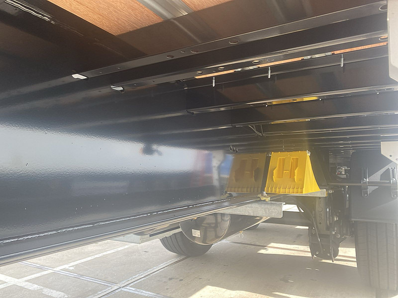 Semirremolque caja cerrada KLEYN TRAILERS TFSH 18 KOFFER NIEUW HH VLOER KLEP: foto 10