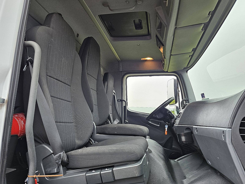Foto del interior 1: Camión frigorífico Mercedes-Benz ATEGO 1224 L