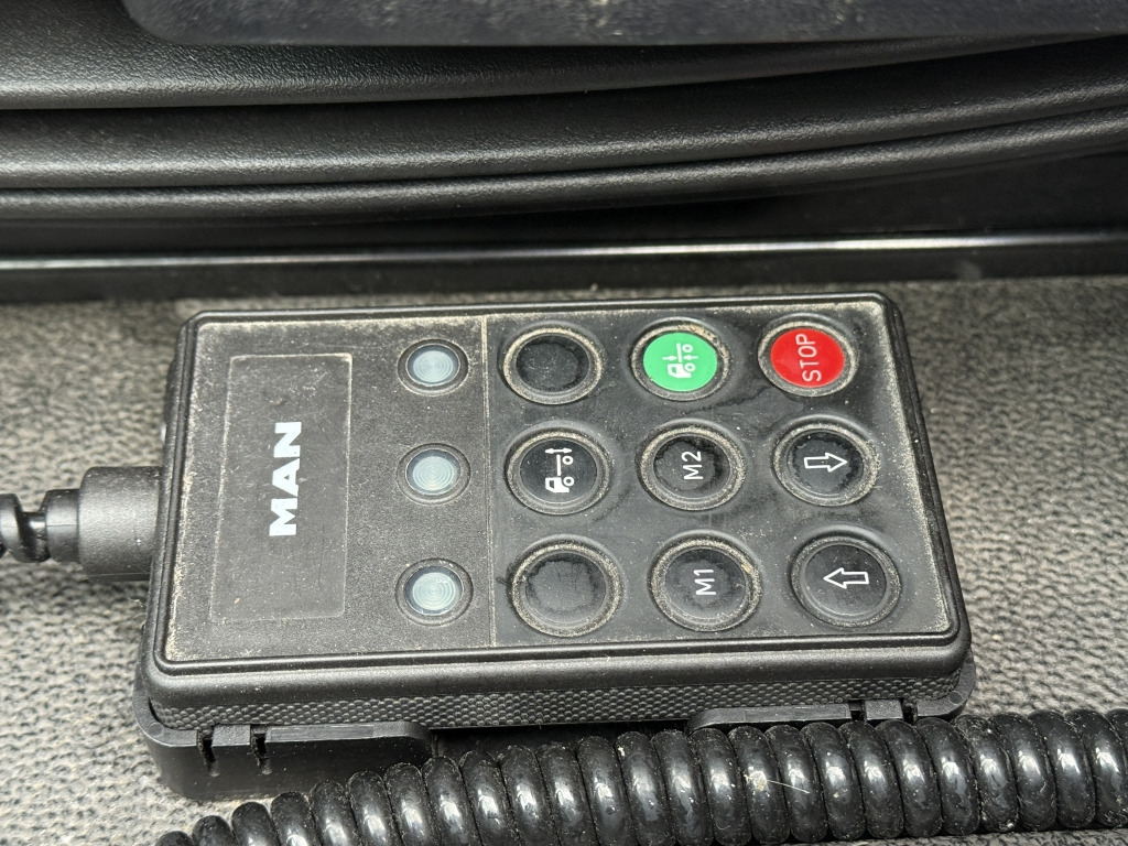 MAN TGL 12.220 Klimaautom. Kamera NAVI 7,1m Koff+LBW - Camión caja cerrada: foto 4 MAN TGL 12.220 Klimaautom. Kamera NAVI 7,1m Koff+LBW - Camión caja cerrada: foto 4