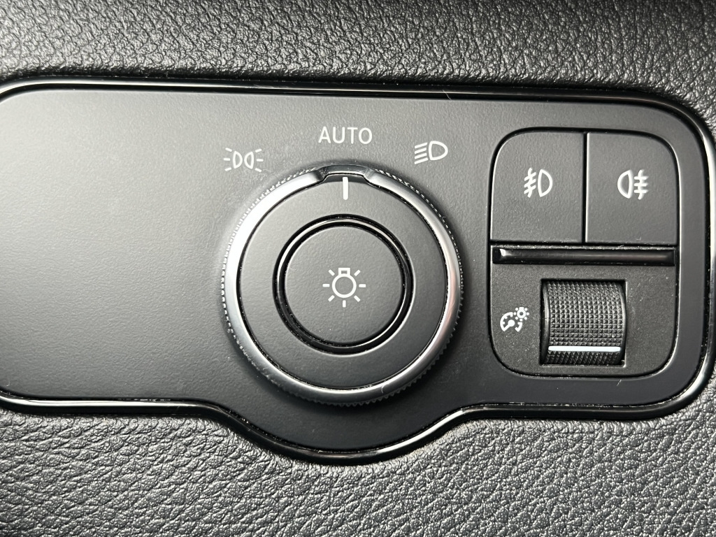Mercedes-Benz Sprinter 319 CDI V6 AutomatikDistronicMBUX 360° - Furgón: foto 5 Mercedes-Benz Sprinter 319 CDI V6 AutomatikDistronicMBUX 360° - Furgón: foto 5