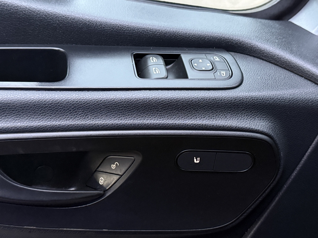 Mercedes-Benz Sprinter 319 CDI V6 DOKA Klima Luftfederung AHK - Furgoneta con caja de lona, Furgoneta combi: foto 4 Mercedes-Benz Sprinter 319 CDI V6 DOKA Klima Luftfederung AHK - Furgoneta con caja de lona, Furgoneta combi: foto 4