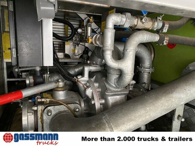 MAN 10.224 LC 4x2 BB Doka, TLF16/12, 6-Zylinder - Camión de bomberos: foto 2 MAN 10.224 LC 4x2 BB Doka, TLF16/12, 6-Zylinder - Camión de bomberos: foto 2