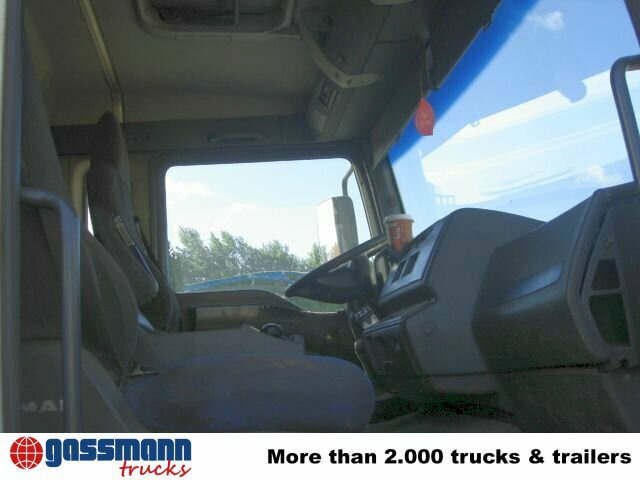 MAN TGA 26.413 BB 6x4 mit Heckkran Jonsered 1020 - Camión volquete: foto 2 MAN TGA 26.413 BB 6x4 mit Heckkran Jonsered 1020 - Camión volquete: foto 2