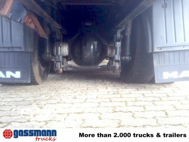 MAN TGA 26.413 BB 6x4 mit Heckkran Jonsered 1020 - Camión volquete: foto 4 MAN TGA 26.413 BB 6x4 mit Heckkran Jonsered 1020 - Camión volquete: foto 4