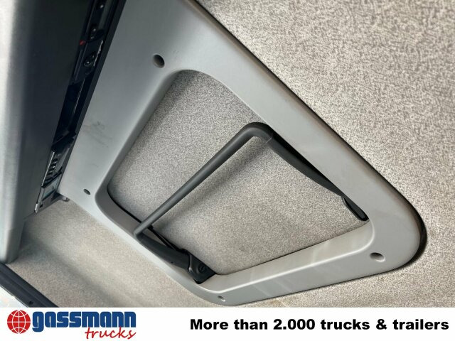 MAN TGL 12.220 4X2 BL mit Motorschaden, - Camión frigorífico: foto 2 MAN TGL 12.220 4X2 BL mit Motorschaden, - Camión frigorífico: foto 2