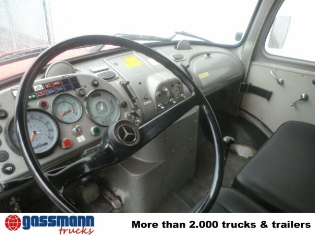 Mercedes-Benz LAK 1924 4x4 TLF, Feuerwehr - Camión de bomberos: foto 2 Mercedes-Benz LAK 1924 4x4 TLF, Feuerwehr - Camión de bomberos: foto 2